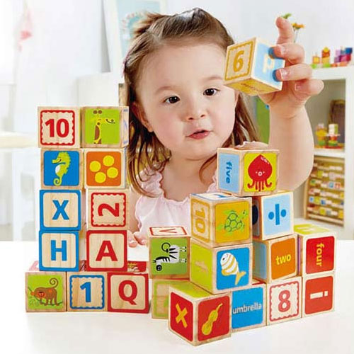 آموزش زبان به کودکان با بازی